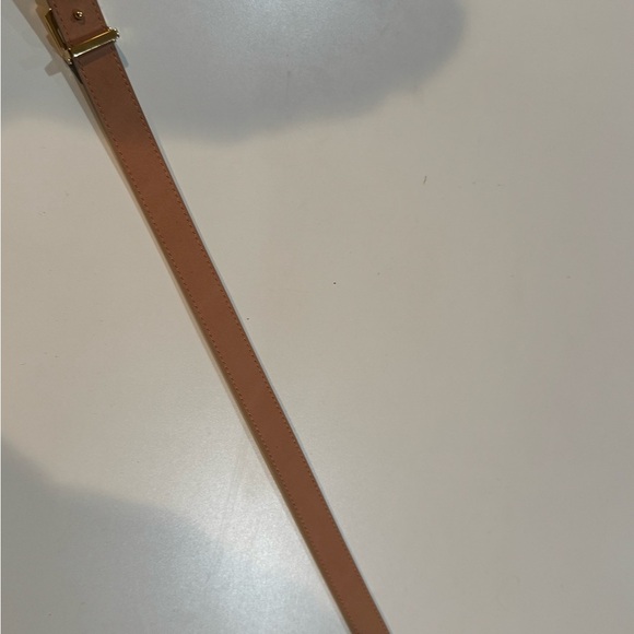Like new women’s Louis Vuitton Belt Double sided Cream and Tan 90/36 41” long - Picture 5 of 9